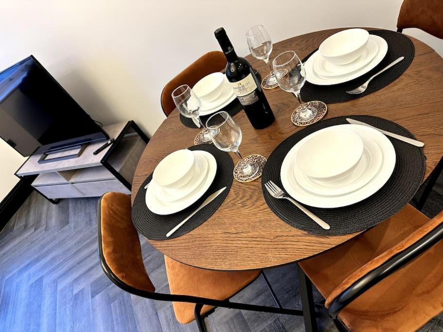 Luxury In The Lanes- Nearby Beach, Theatre, Pavilion Appartement *